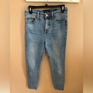 Women’s Lucky brand jeans size 4/7 gently used